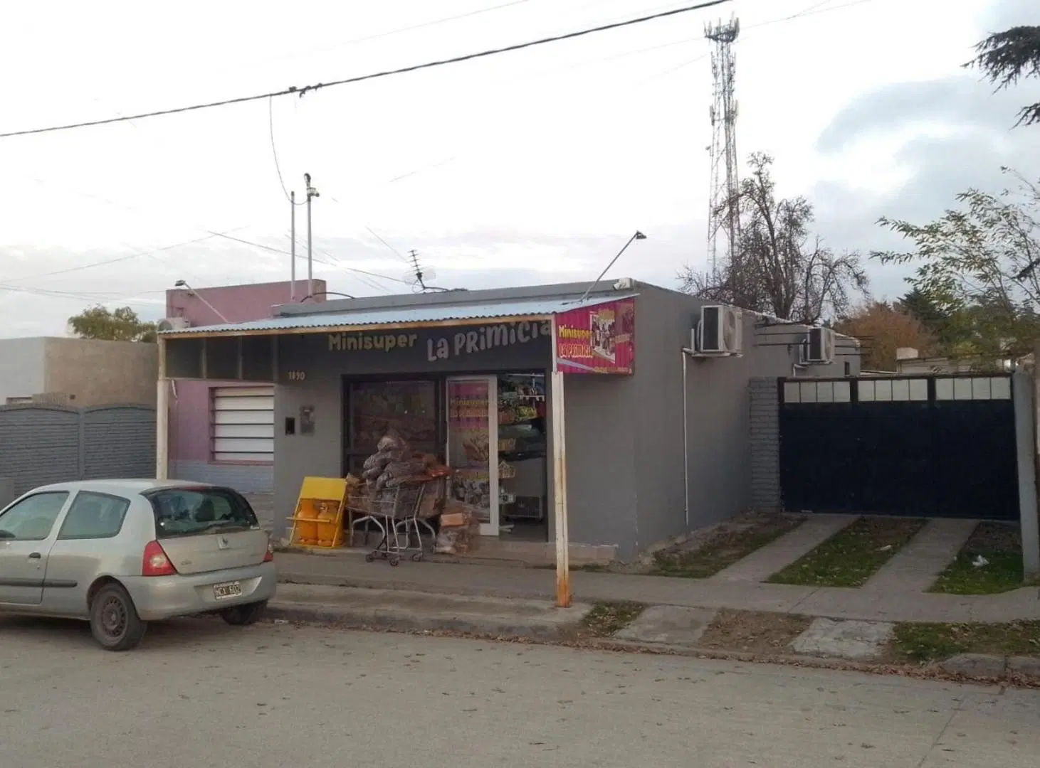 Casa con local y galpon en Barrio Maggiori - Tandi 2