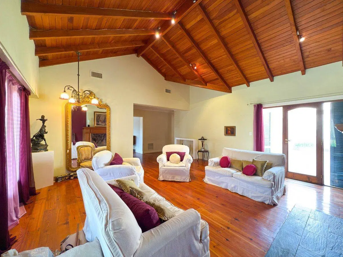 CASA EN VENTA BARRIO CERRITO TANDIL 3