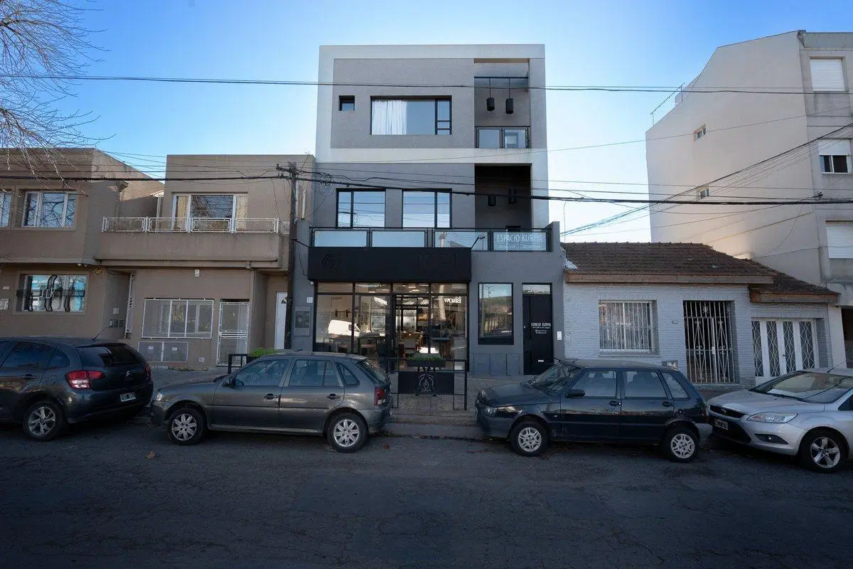 VENTA EDIFICIO EN IMPORTANTE AVENIDA 3