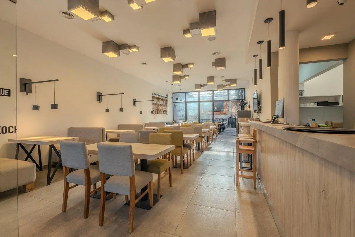 VENTA EDIFICIO EN IMPORTANTE AVENIDA 2