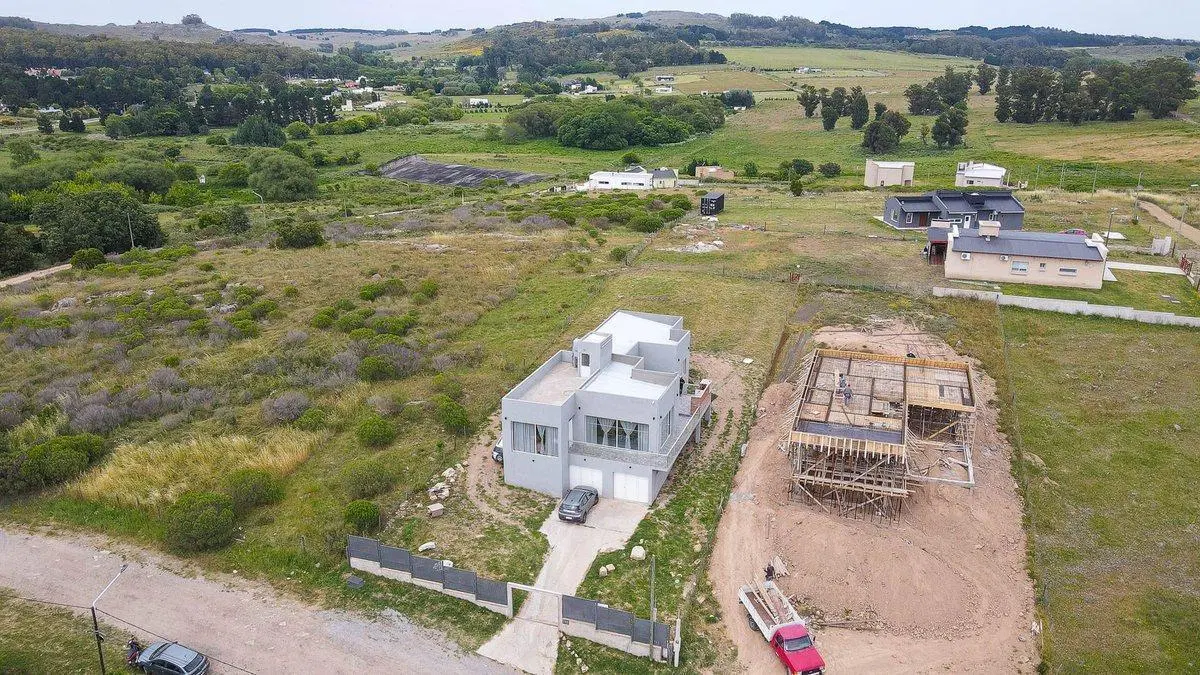VENTA IMPORTANTE CASA ZONA LAGO DEL FUERTE TANDIL 4