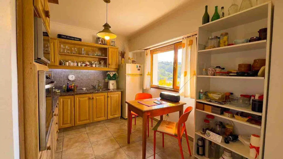 VENTA CASA 2 DORM. C/PILETA- TANDIL 5