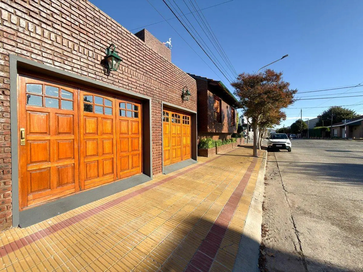 VENTA IMPORTANTE CASA TRES DORMITORIOS TANDIL 5