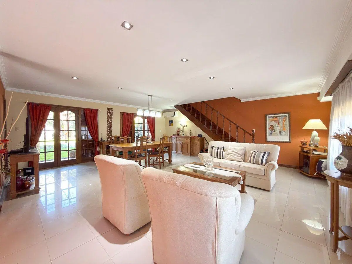 VENTA IMPORTANTE CASA TRES DORMITORIOS TANDIL 4