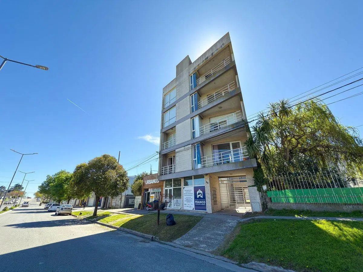 VENTA DEPTO  2 DORMITORIO SOBRE AV. BRASIL  TANDIL 5