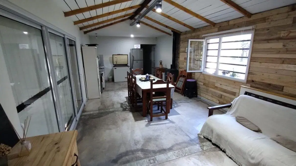 LOTE EN VENTA CON CONSTRUCCION Y PILETA OLAVARRIA 3