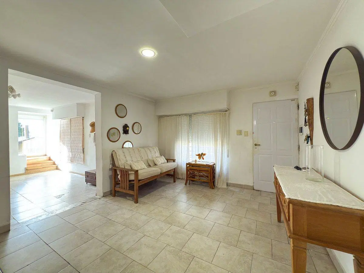 Venta Excepcional Casa Semicéntrica Tandil 2