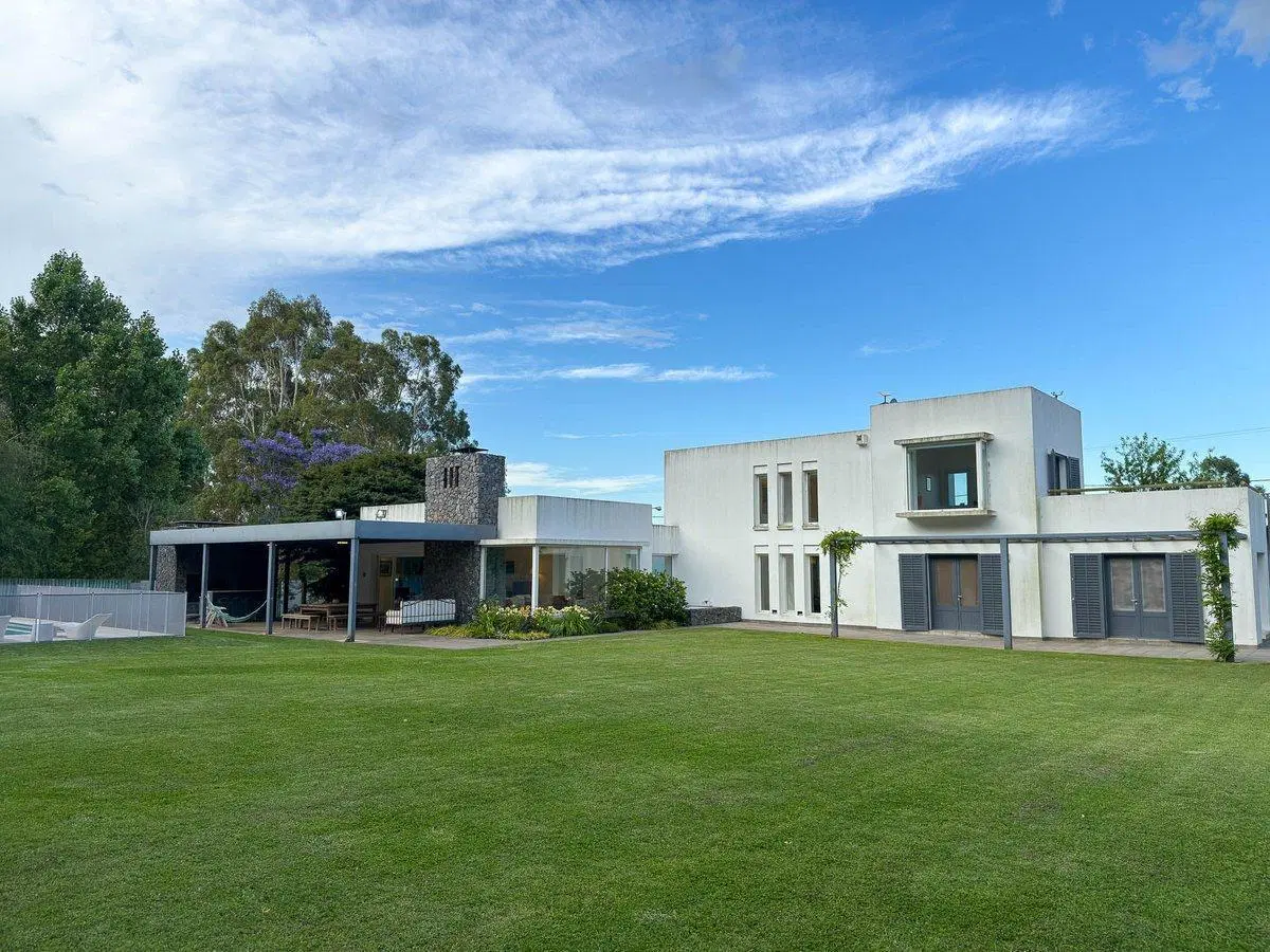 Hermosa casa en venta, "Chacras del paraiso" 2