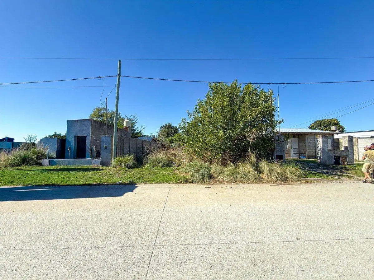 LOTE EN VENTA DE 548 M2 CON SERVICIOS TANDIL 4