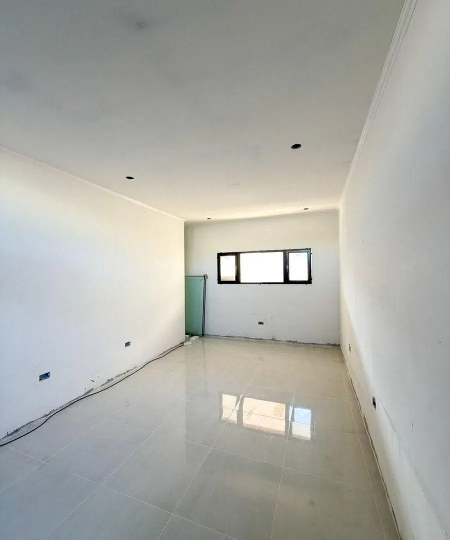 VENTA LOCAL COMERCIAL A ESTRENAR EN TANDIL 2