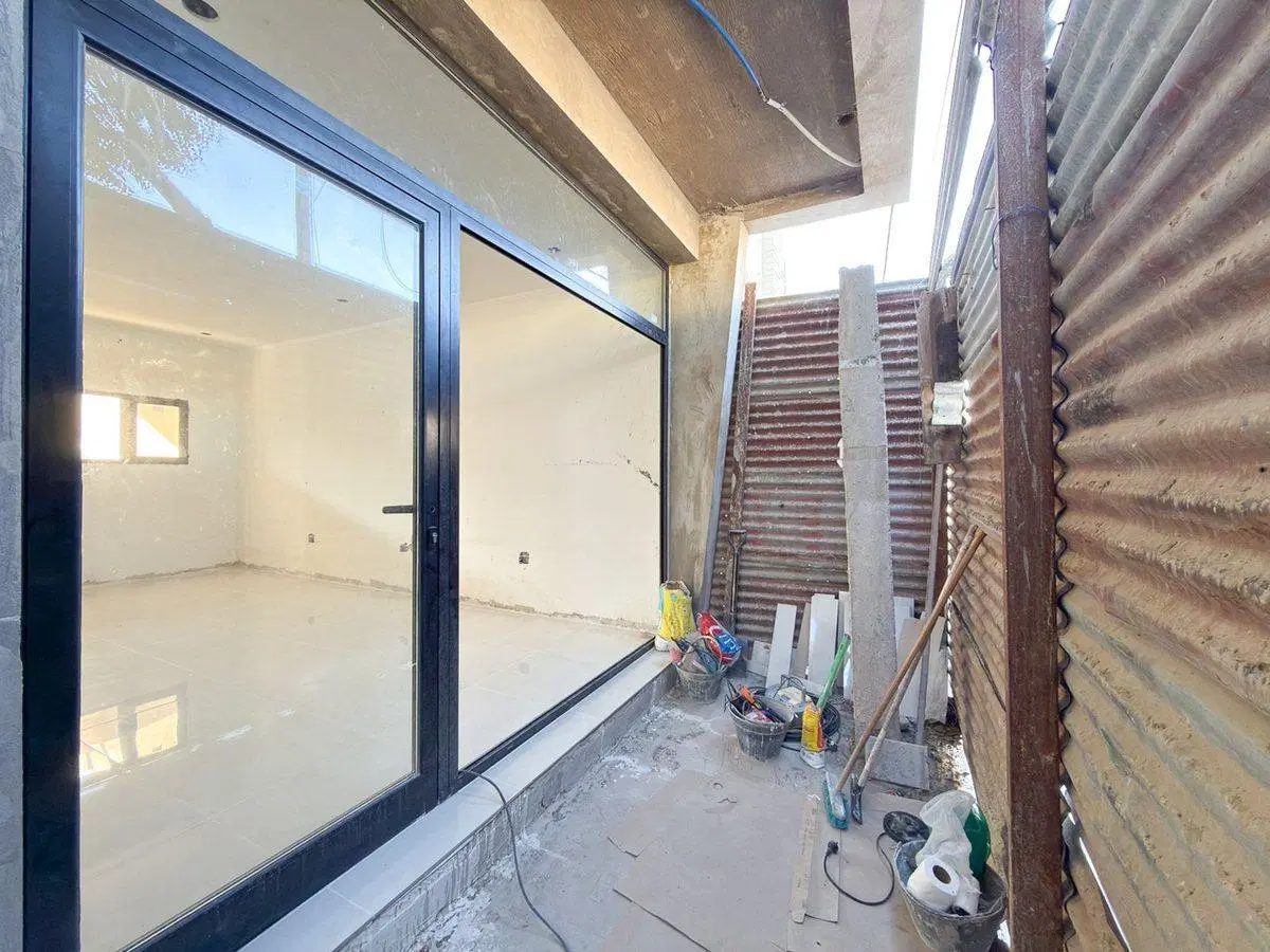VENTA LOCAL COMERCIAL A ESTRENAR EN TANDIL 3