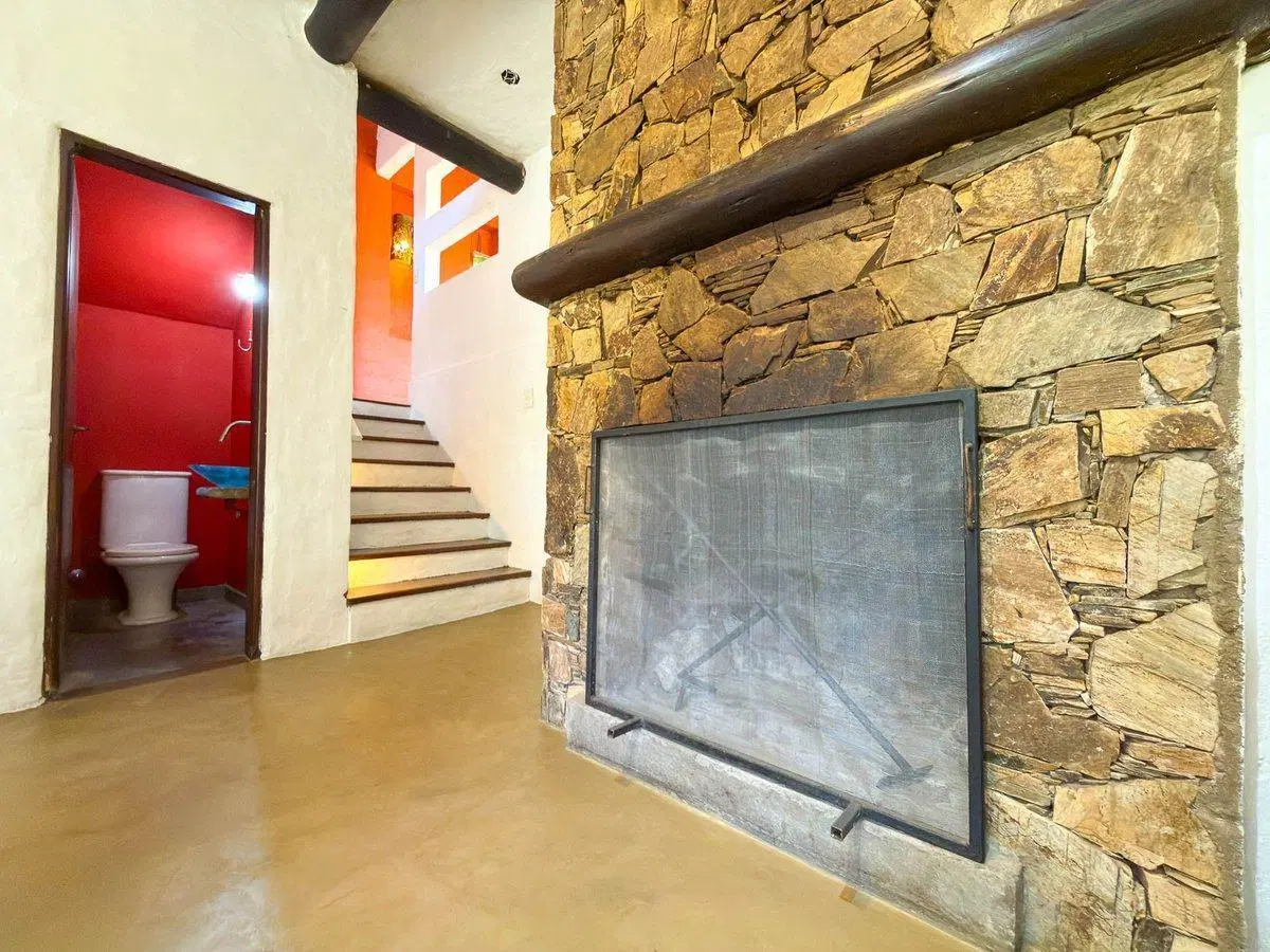 CASA TRES DORMITORIOS ZONA UNCAS 4