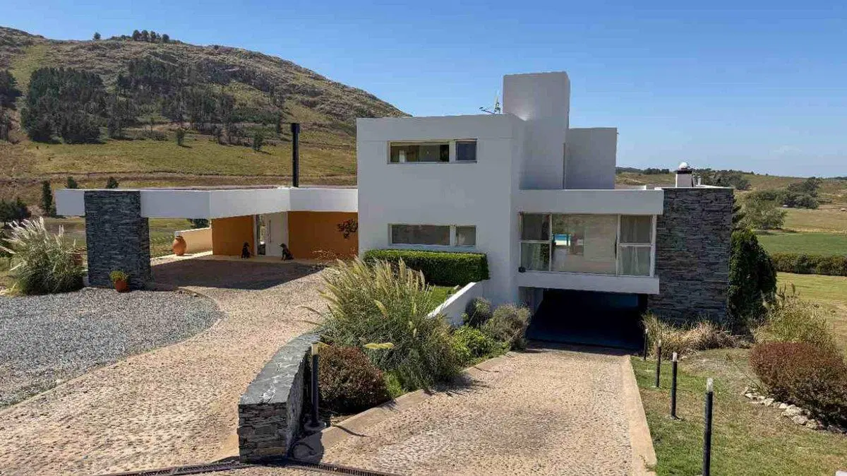 VENTA CASA DE CATEGORIA BARRIO ALTOS AIRES TANDIL 5
