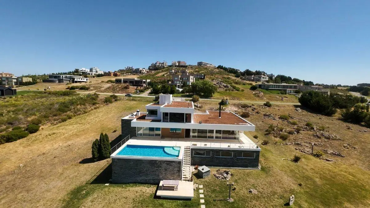 VENTA CASA DE CATEGORIA BARRIO ALTOS AIRES TANDIL 4