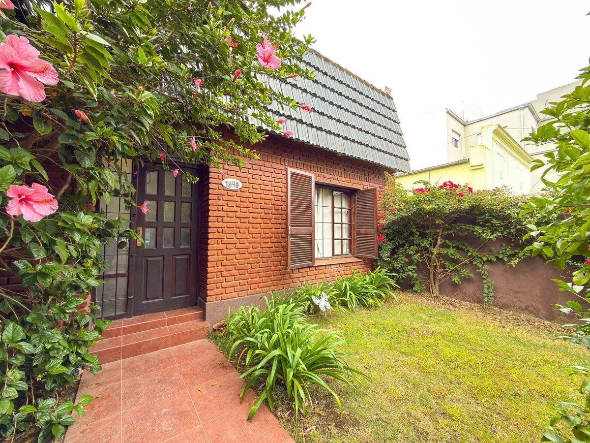 Venta casa tres dormitorios semicentro Tandil 2