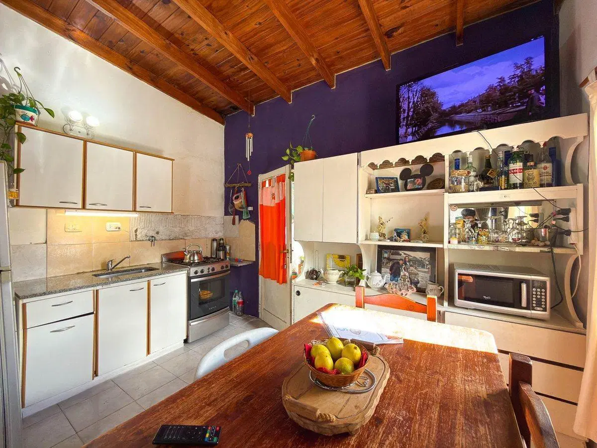 VENTA DE CASA DE DOS DORMITORIOS, TANDIL. 2