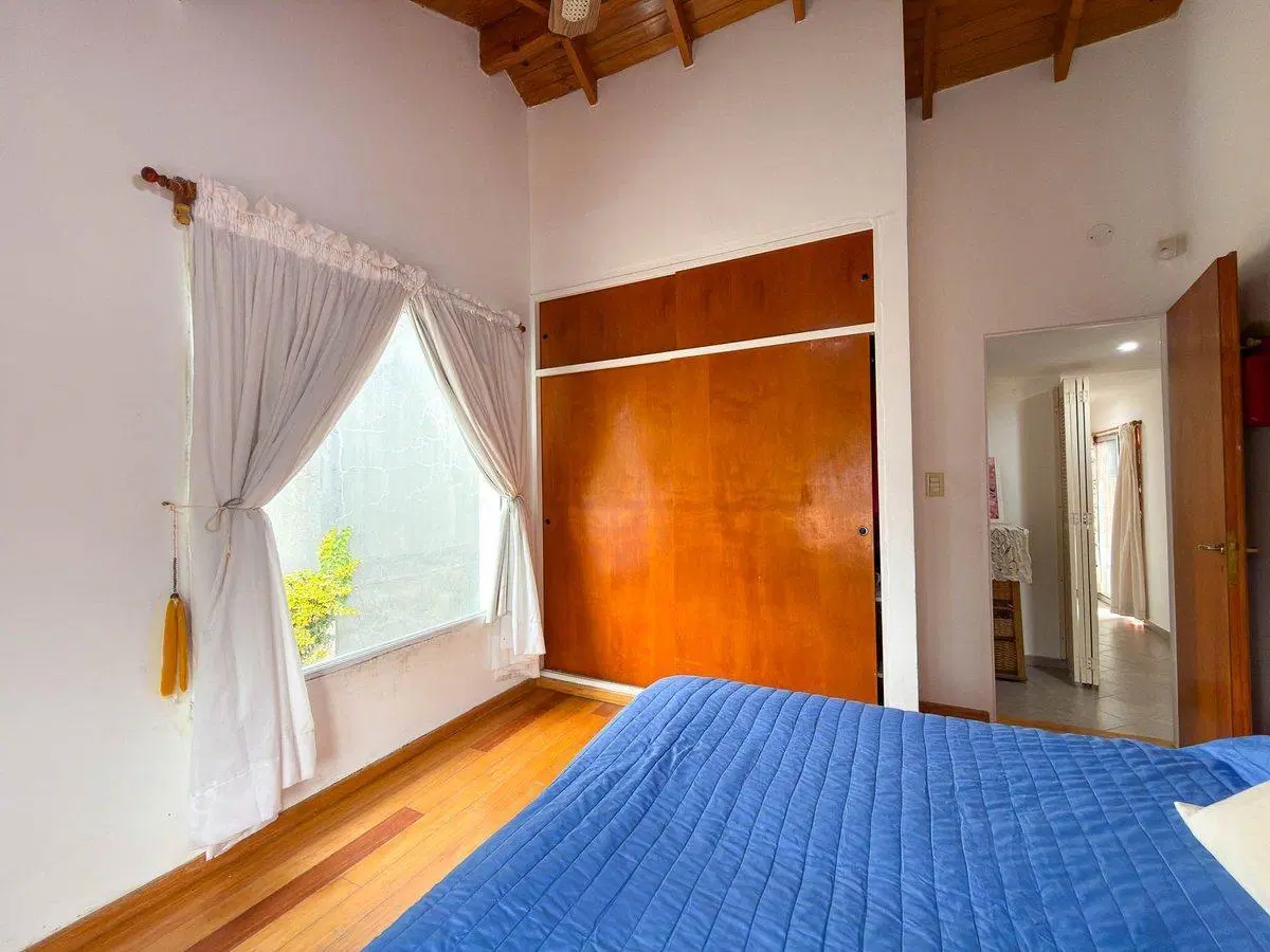 VENTA CASA MÁS 2 DEPARTAMENTOS ZONA LAGO 3