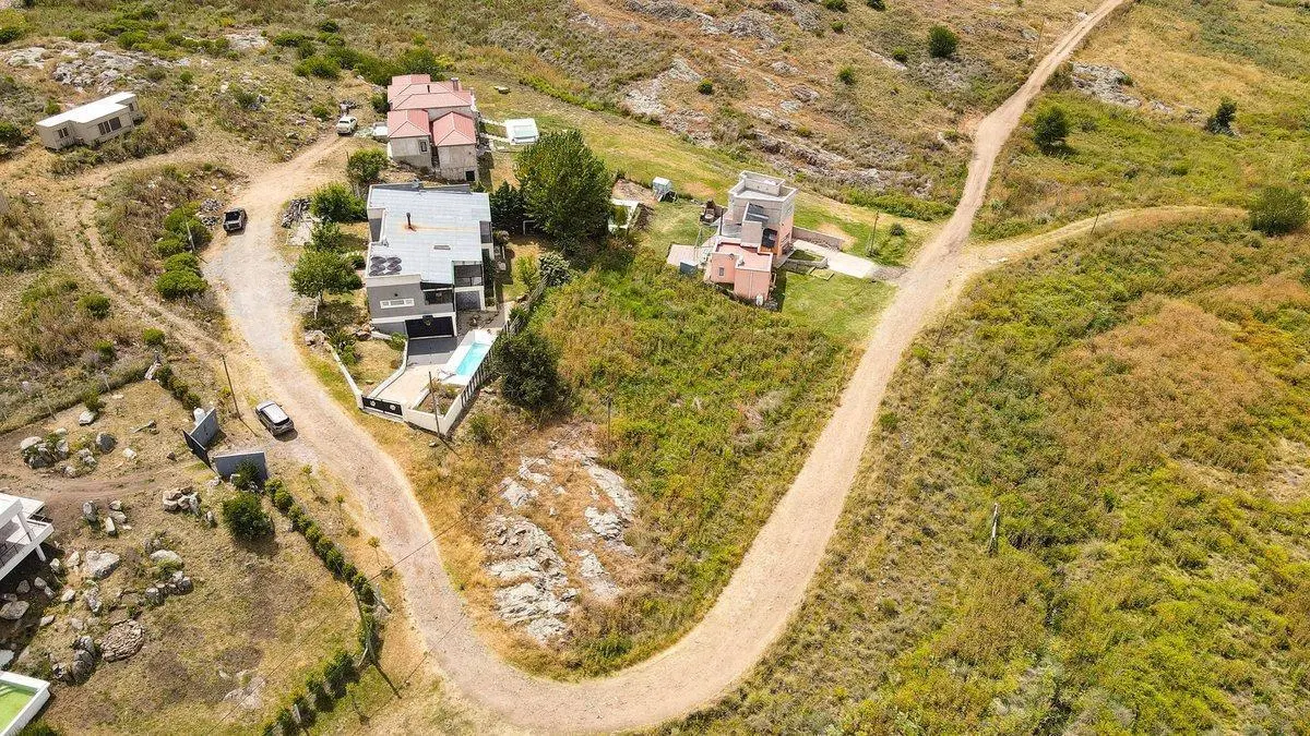 EN VENTA TERRENO DE 793M2 EN LOTEO ENTRE SIERRAS 4