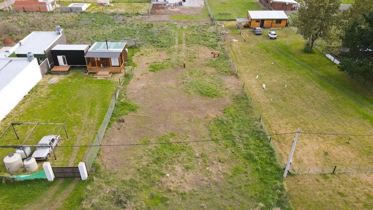 VENTA O PERMUTA AMPLIO LOTE ZONA LA ELENA 5