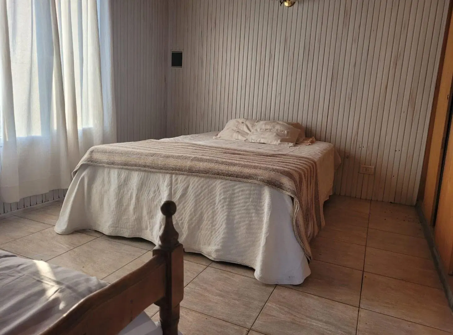 VENTA CASA 3 DORM. C/DEPTO - AV. BALBIN, TANDI 4