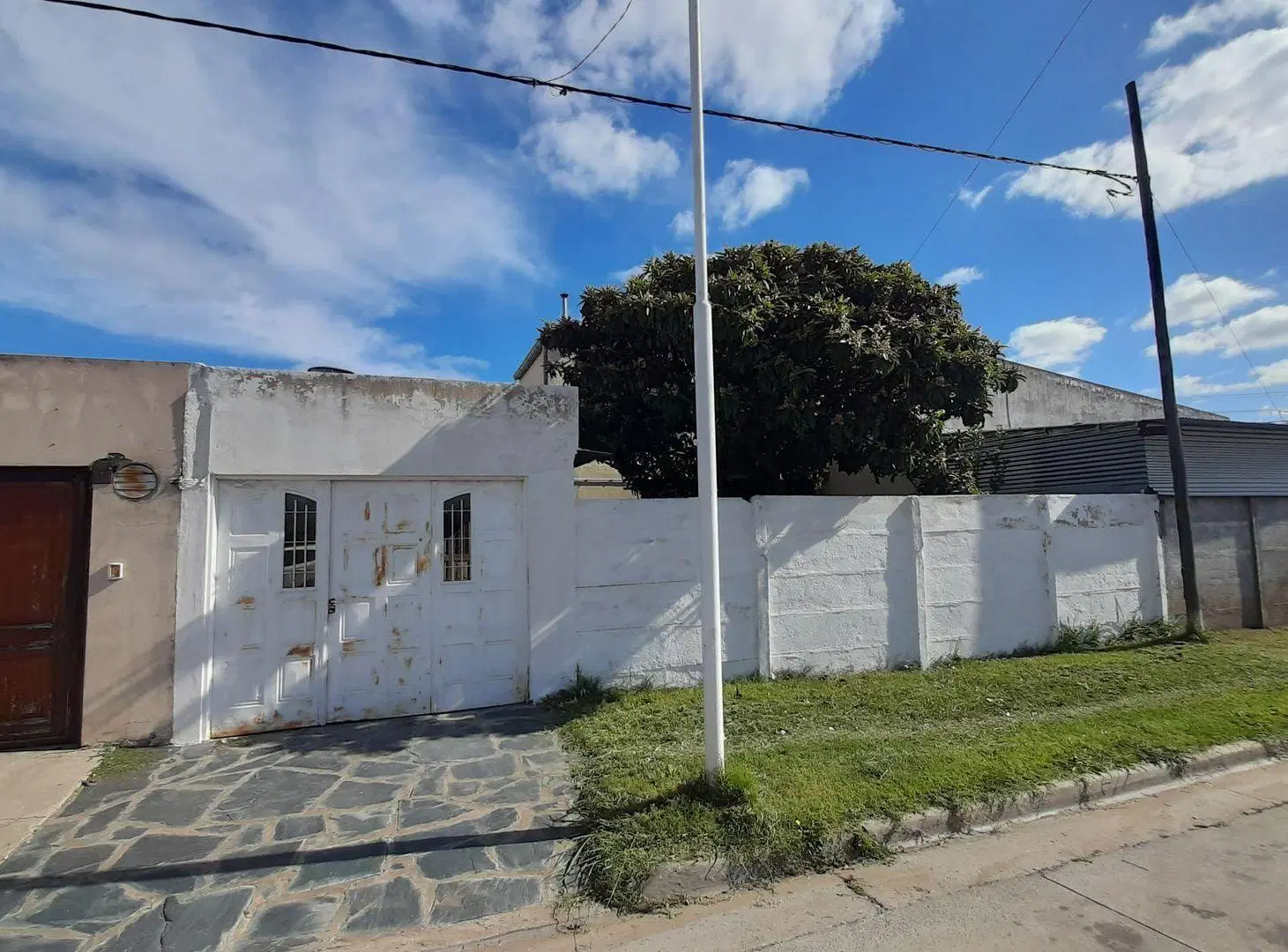 VENTA CASA 3 DORM. C/DEPTO - AV. BALBIN, TANDI 5