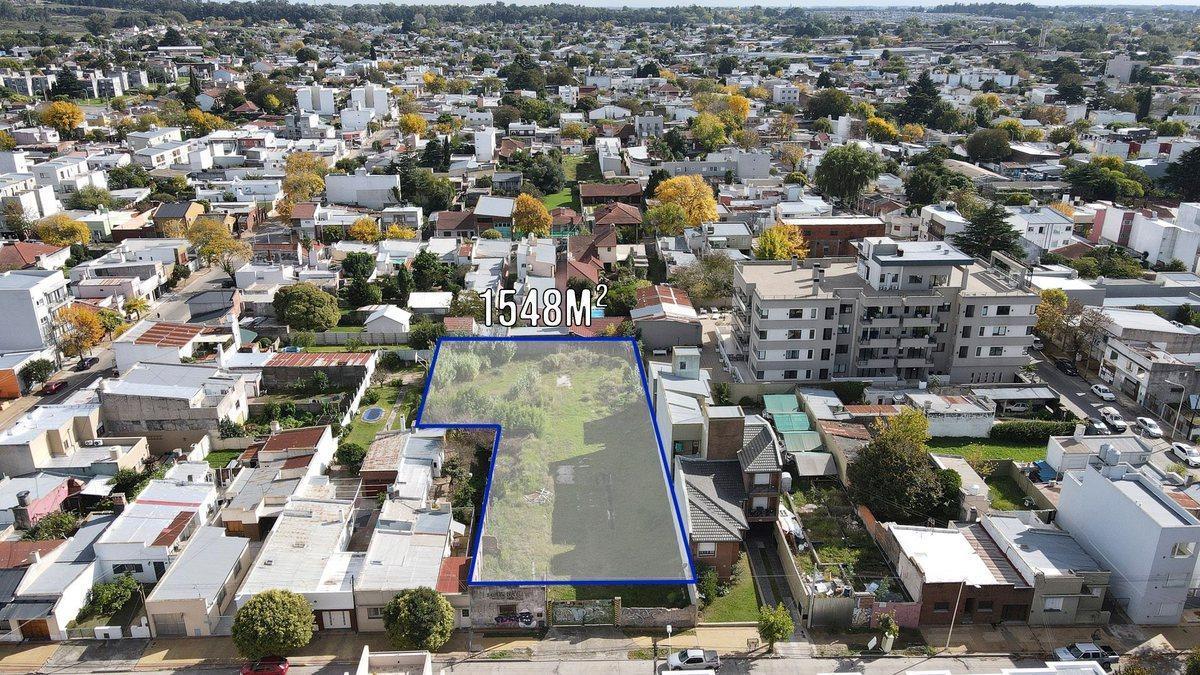 EXCELENTE LOTE SEMICENTRICO DE 1546 MTROS2