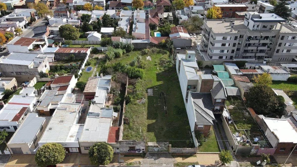 EXCELENTE LOTE SEMICENTRICO DE 1546 MTROS2 3