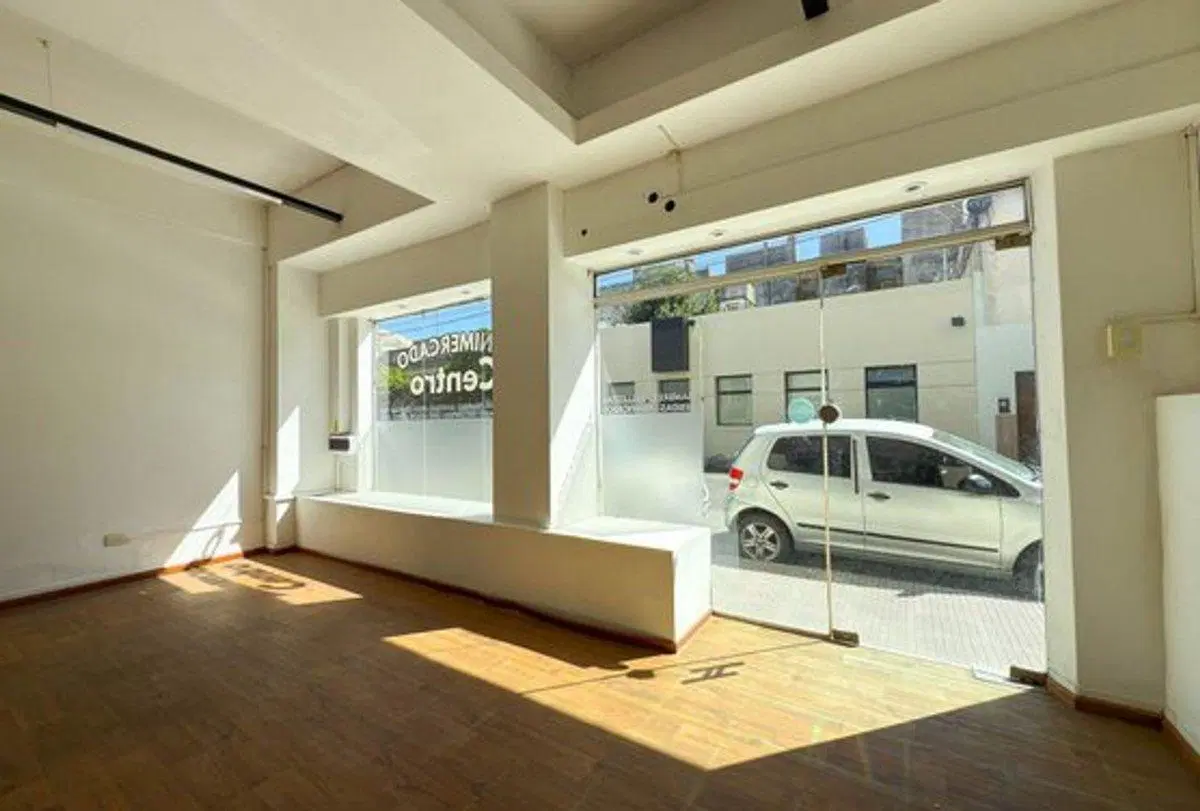 LOCAL EN VENTA CENTRO AZUL 4