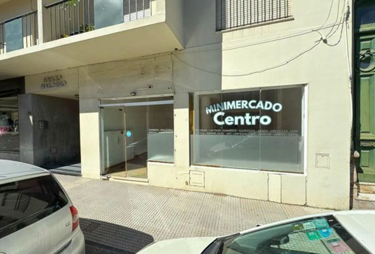 LOCAL EN VENTA CENTRO AZUL 2