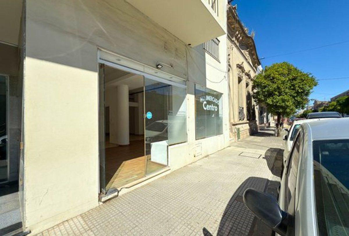 LOCAL EN VENTA CENTRO AZUL