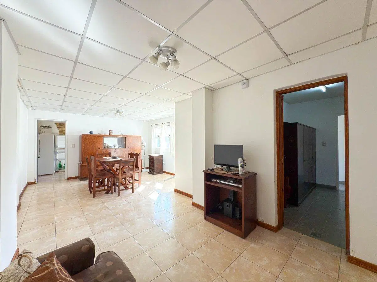 CASA EN VENTA DE DOS DORMITORIOS EN TANDIL 5