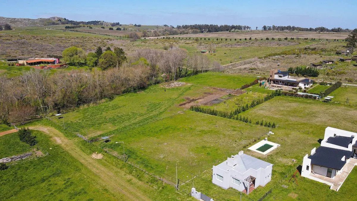 EN VENTA AMPLIO LOTE RESIDENCIALLA PORTEÑA TANDIL 2