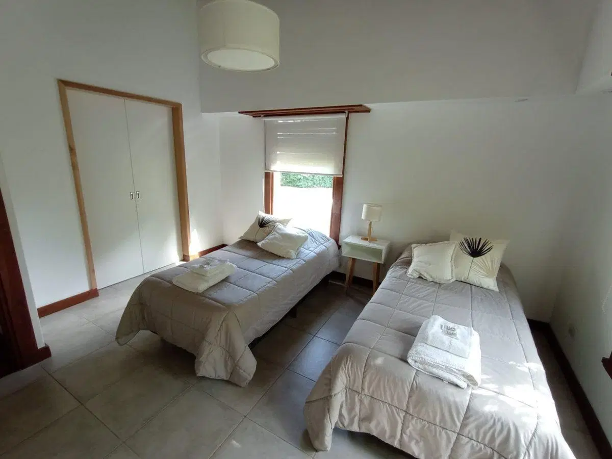 VENTA CASA DE CATEGORÍA – ZONA DON BOSCO, TANDIL 5