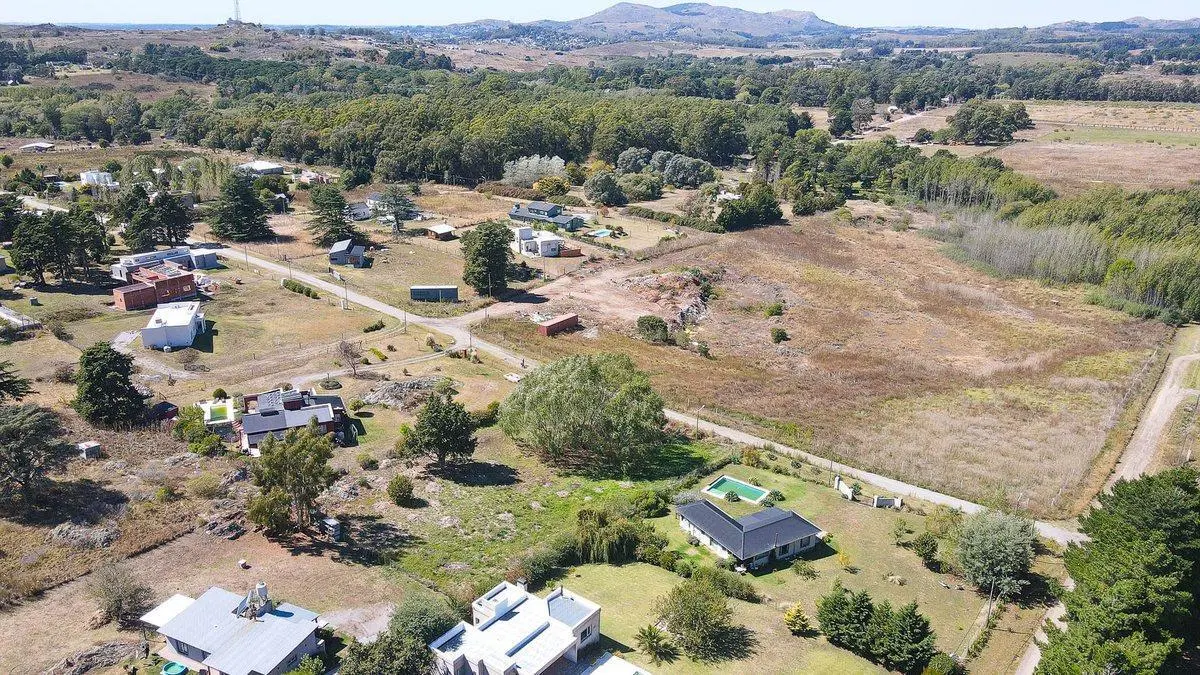 VENTA  IMPORTANTE LOTE - MI VALLE - TANDIL 5