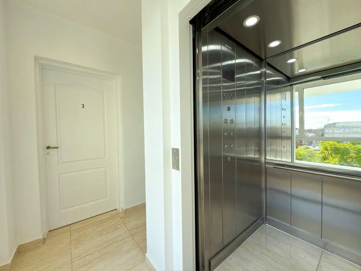 VENTA DTO A ESTRENAR CON COCHERA 1 DORM. CENTRO 3