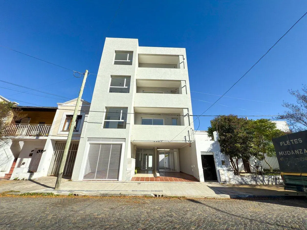 VENTA DTO A ESTRENAR CON COCHERA 1 DORM. CENTRO 2