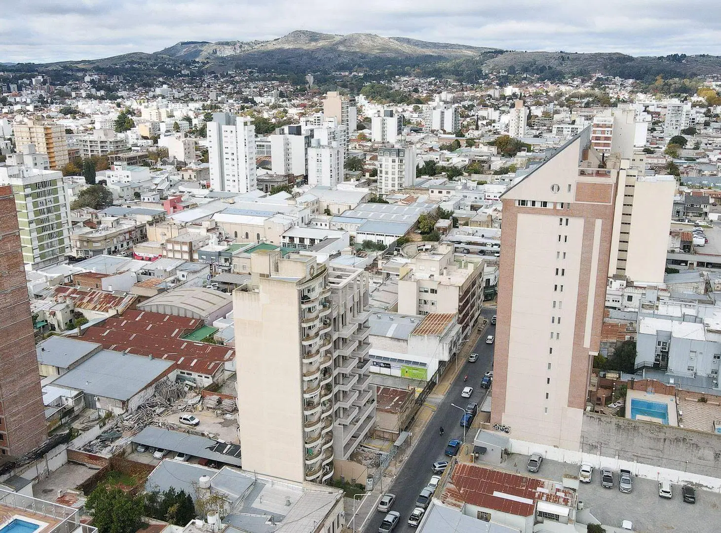 EN VENTA DEPARTAMENTO CENTRICO PRESTIGE TANDIL 2