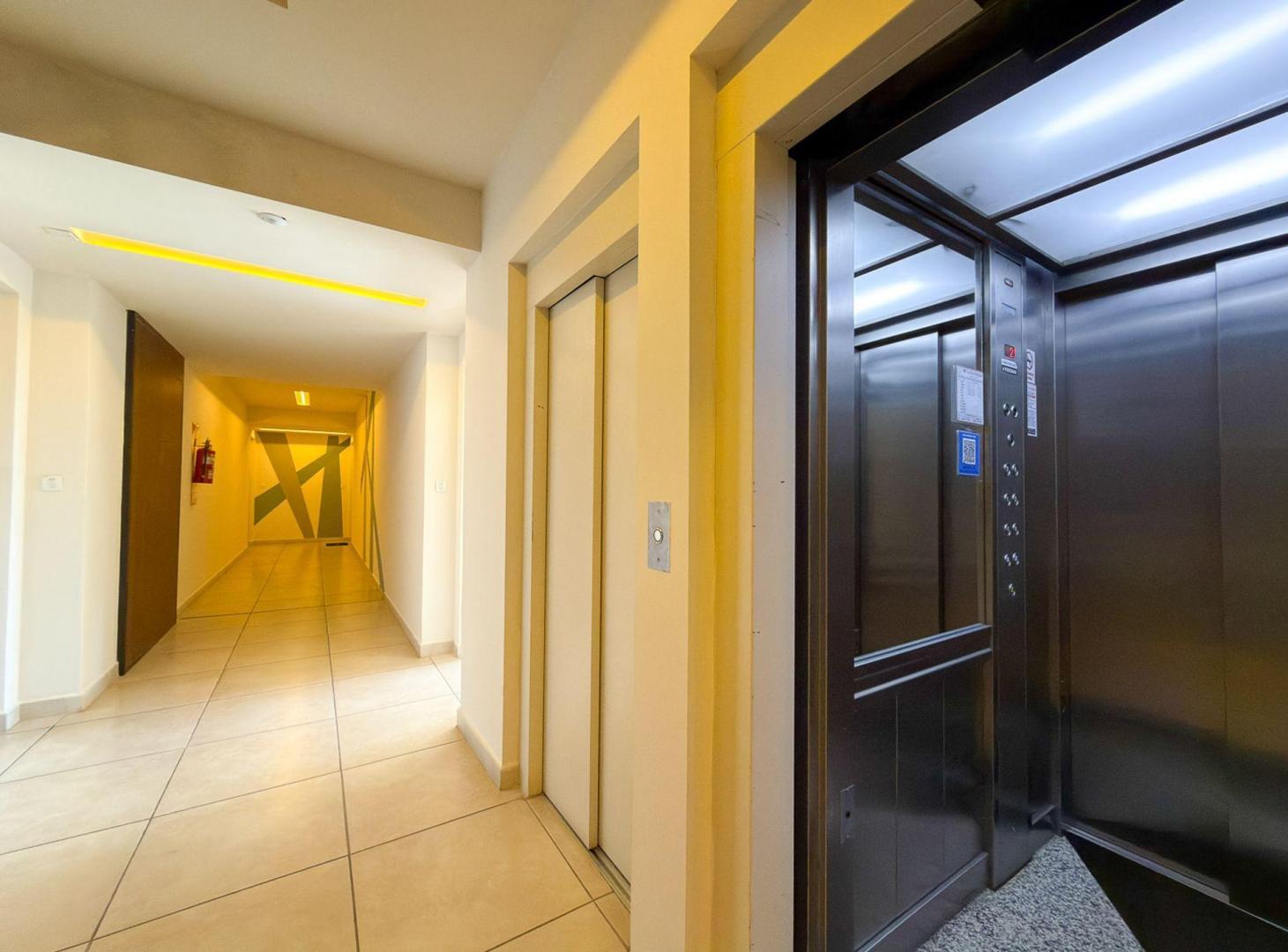 Foto de DEPARTAMENTO 2 DORMITORIOS VENTA TANDIL SUM, imagen 2