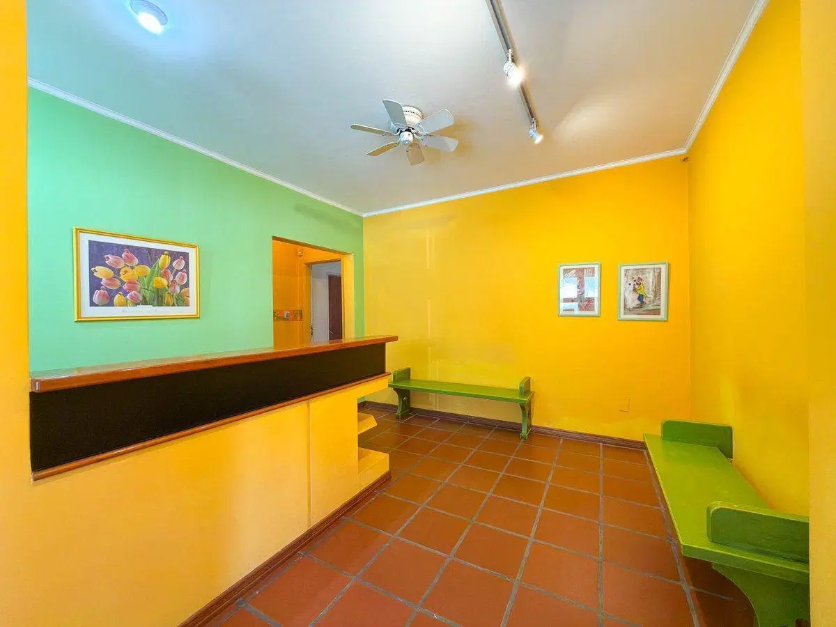 VENTA CASA 4 DORMITORIOS EN TANDIL CON JARDIN 4