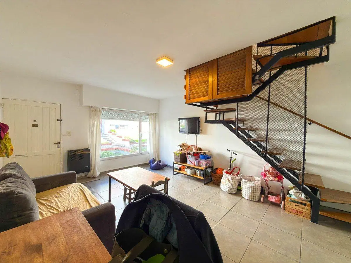 VENTA CASA DÚPLEX 2 DORMITORIOS B° TERMINAL TANDIL 2
