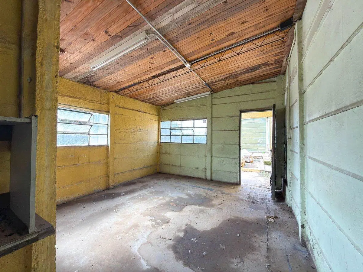 VENTA COMERCIAL AMPLIO GALPÓN EN TANDIL 5