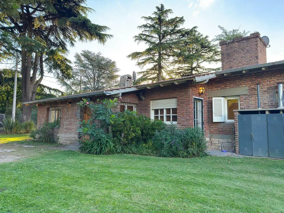 CASA EN ALQUILER DE 4 DORMITORIOS  - BARRIO GOLF 4
