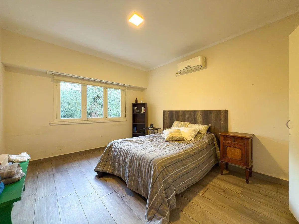 CASA EN ALQUILER DE 4 DORMITORIOS  - BARRIO GOLF 8
