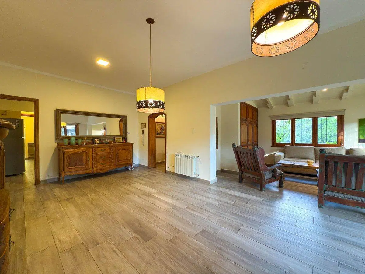 CASA EN ALQUILER DE 4 DORMITORIOS  - BARRIO GOLF 5