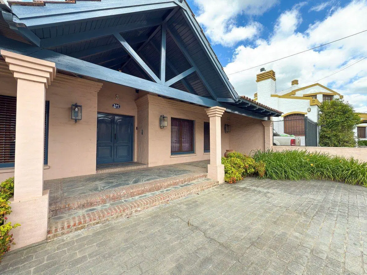 CASA EN VENTA BARRIO CERRITO TANDIL 5