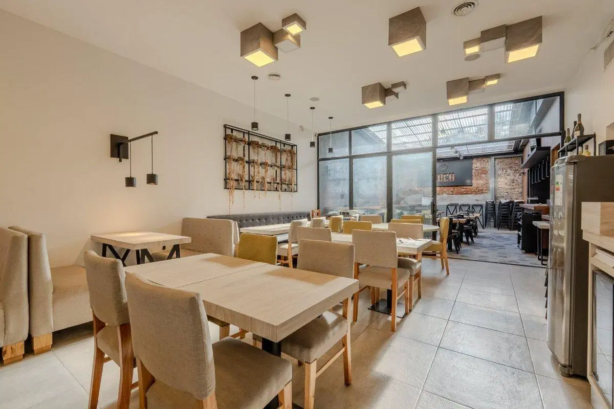 VENTA EDIFICIO EN IMPORTANTE AVENIDA 8