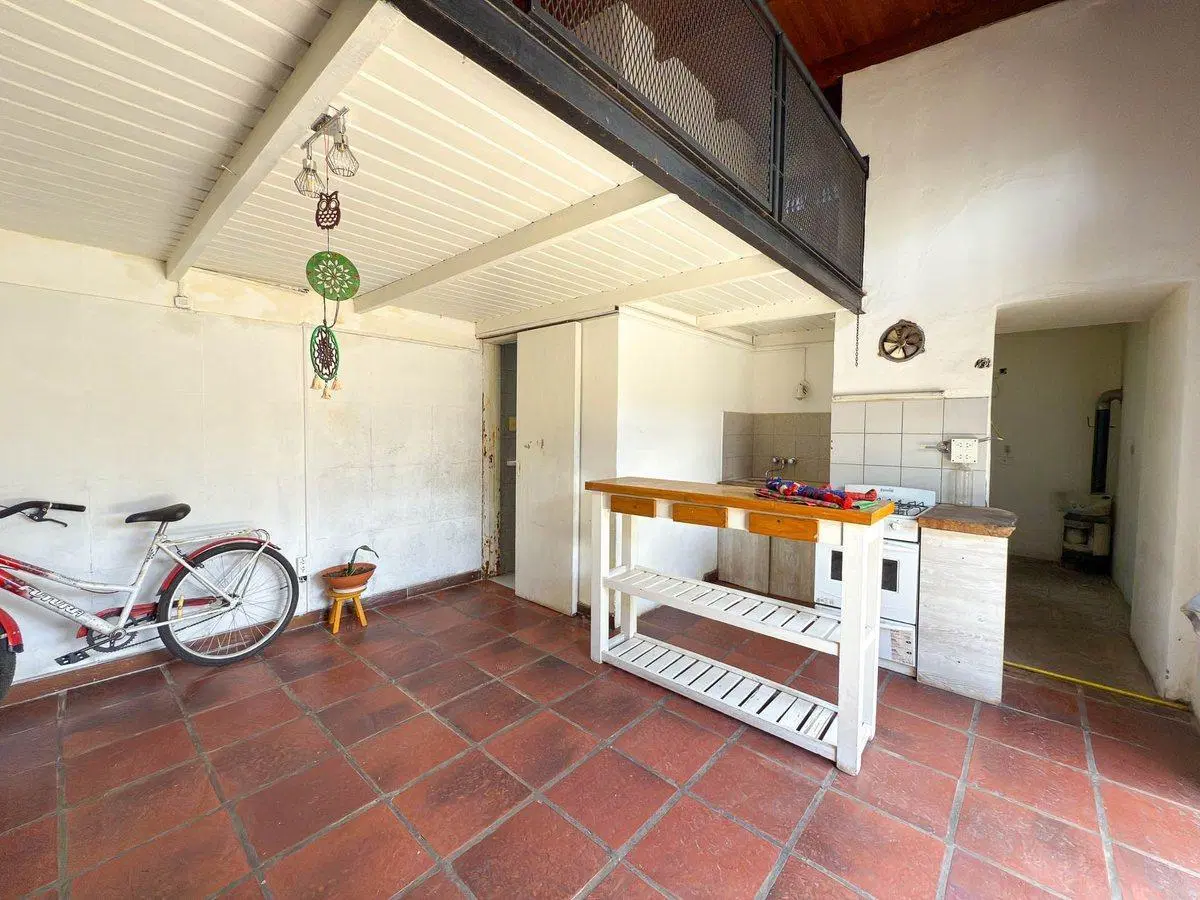 VENTA CASA SEMICENTRO TANDIL 3