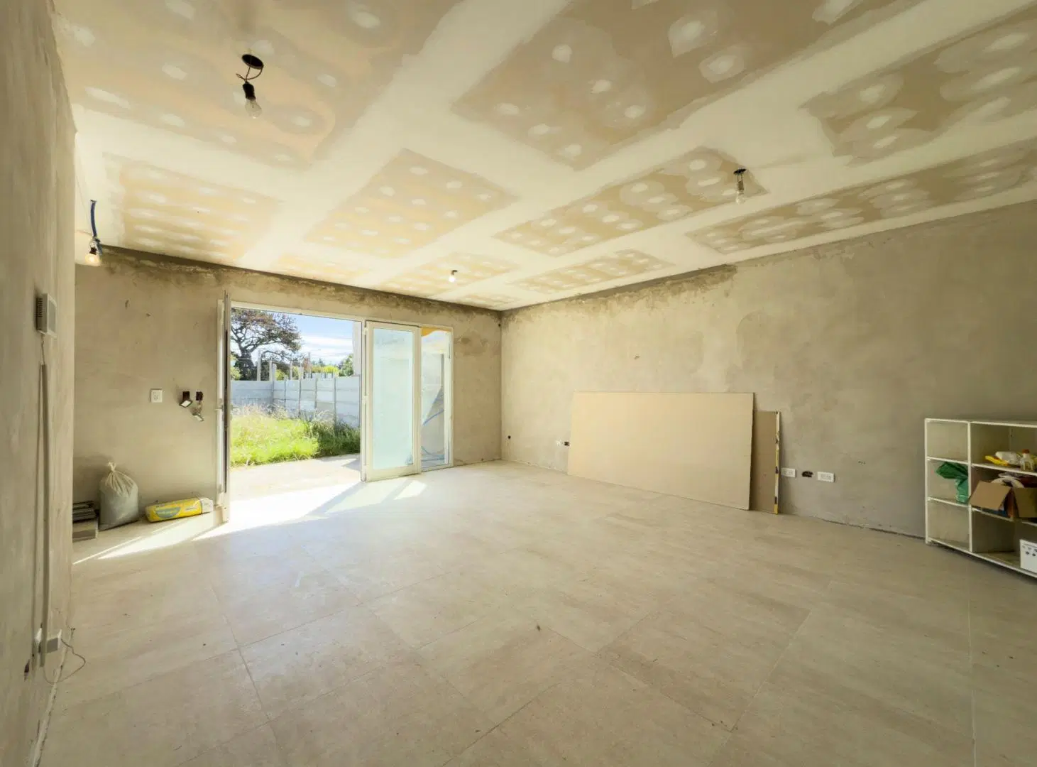 VENTA CASA A TERMINAR CON GRAN POTENCIAL 8