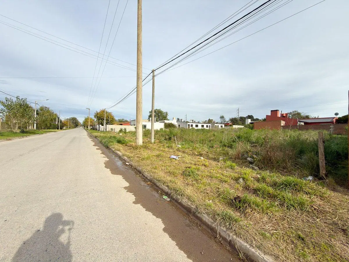 VENTA AMPLIO LOTE ZONA EN DESARROLLO FINANCIACIÓN 8
