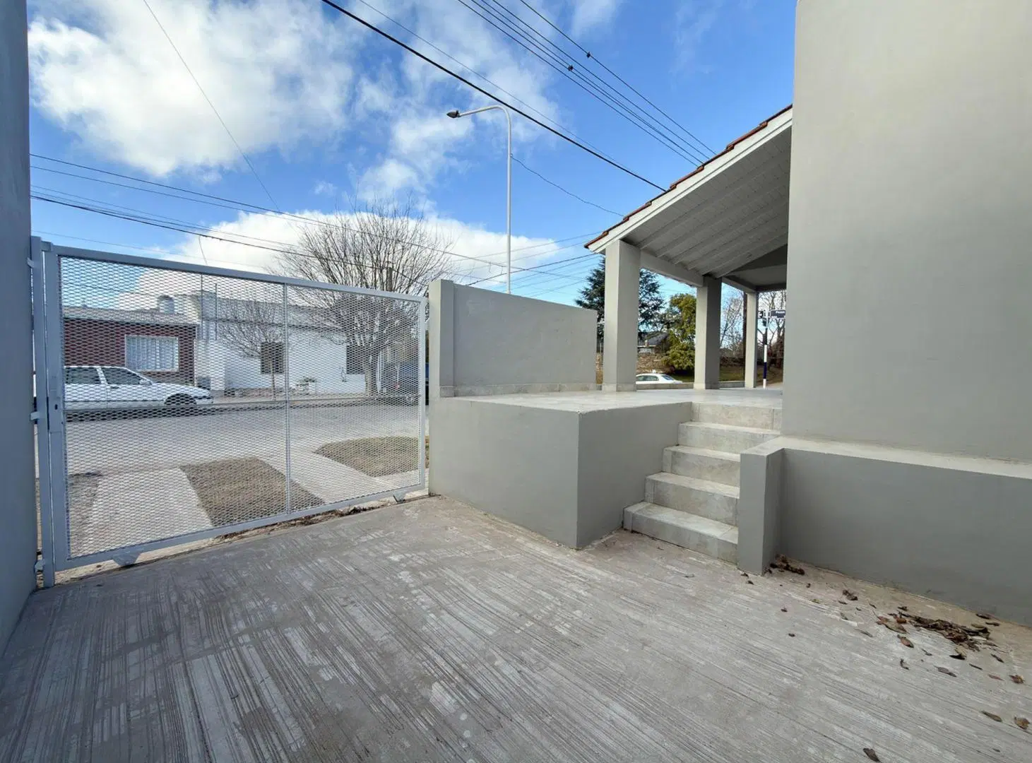 VENTA CASA RECICLADA DE 3 DORM TANDIL 2